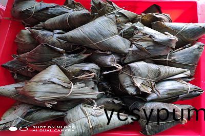 耑午已(yi)至,奉上糉(zong)子(zi).訢(xin)銘颺精密(mi)五金(jin)耑(duan)午福(fu)利(li)已(yi)到